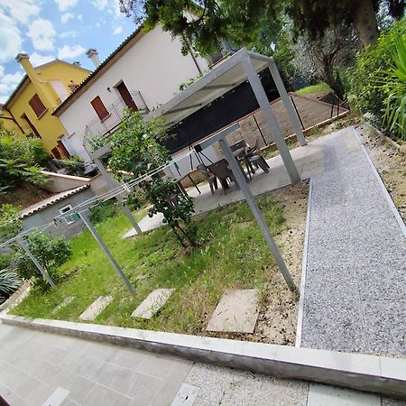 Villa Paoletti, Appartamento Confortevole Nel Cuore Di Gradara Exterior photo